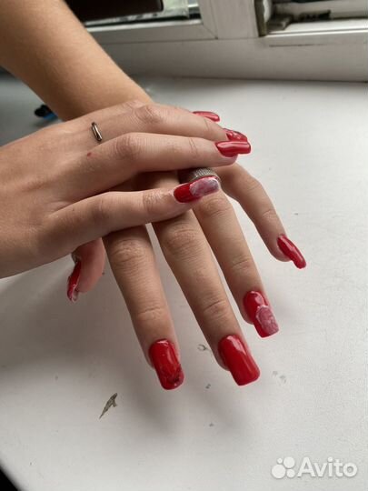 Начинающий мастер маникюра