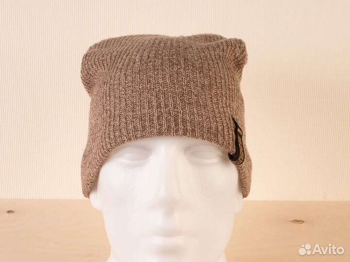 Зимняя мужская шапка