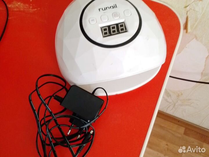 Лампа для ногтей в хорошем состоянии