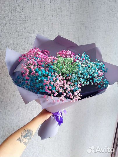 Букет цветов из радужной гипсофилы