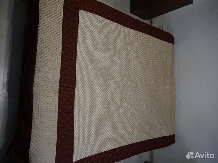 Покрывало на кровать декоративное