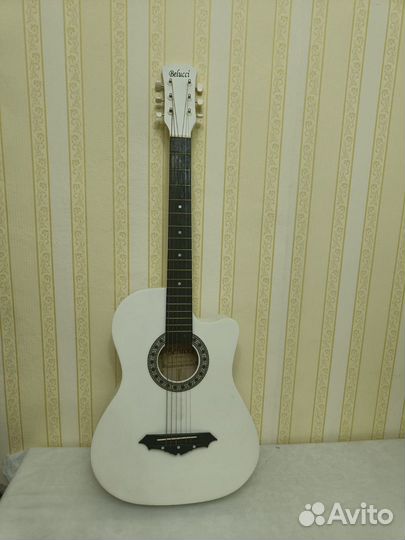 Акустическая гитара