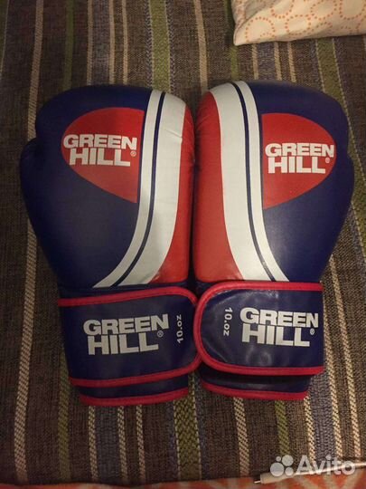 Боксерские перчатки green hill 10 oz