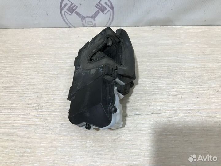 Замок передней правой двери передний правый