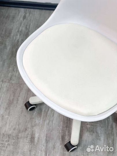 Компьютерное кресло