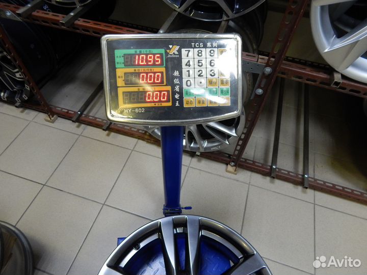 1213 Оригинал Nissan R18 5*114.3 J7/5 ет55 б/п