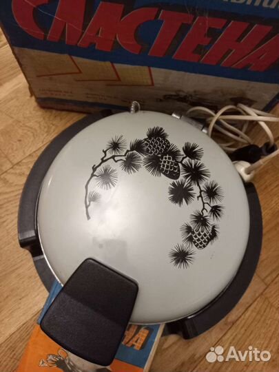 Вафельница Сластёна СССР электрическая,новая