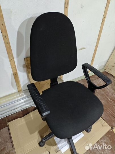 Компьютерное офисное кресло