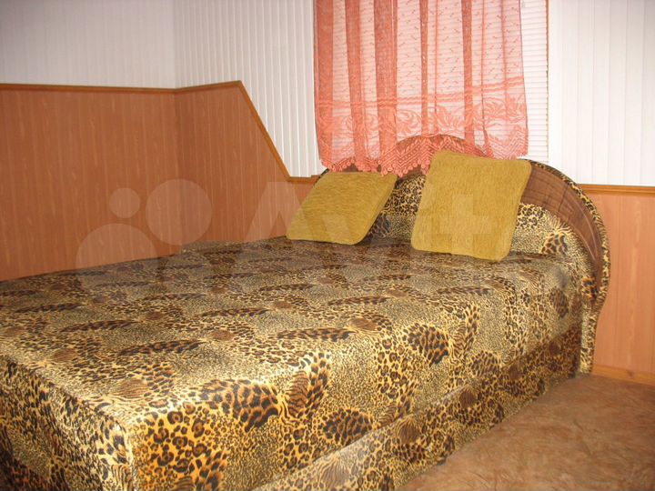 Комната 50 м² в 1-к., 1/2 эт.