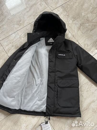 Куртка новая весна осень adidas 146