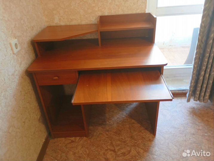 Стол компьютерный