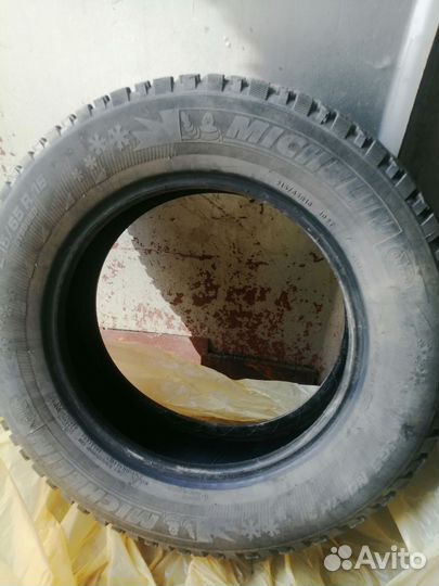 Michelin X-Ice North 3 215/65 R16