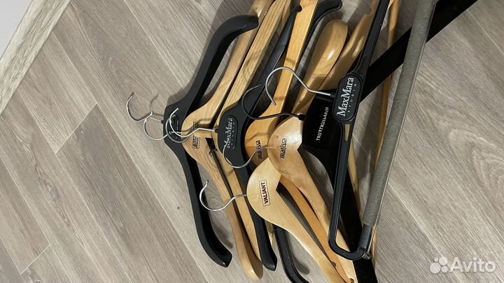 Вешалки плечики деревянные