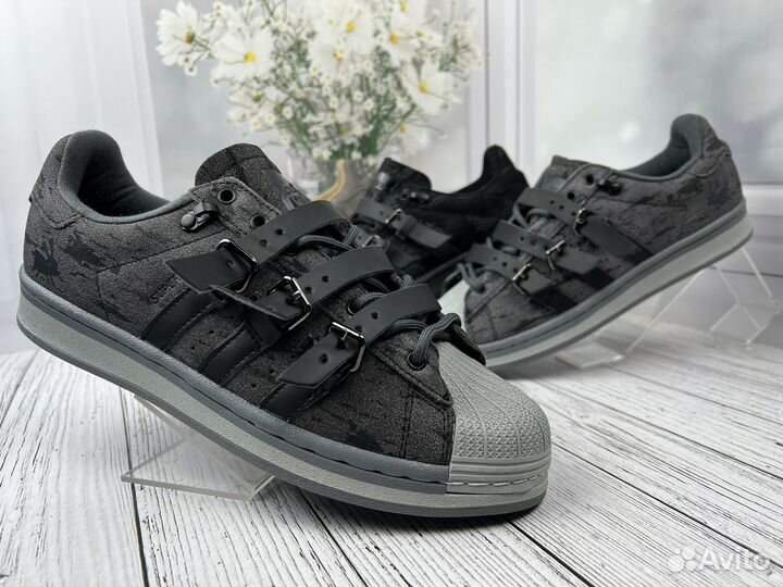 Кроссовки adidas melting sadness superstar