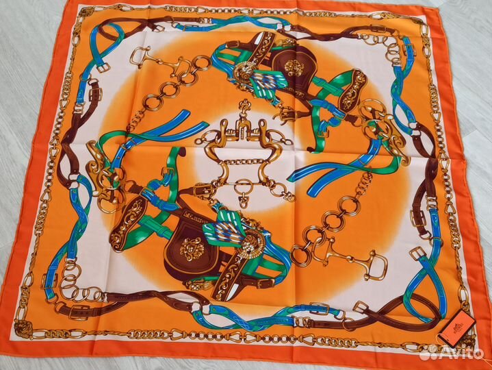 Платок оранжевый Hermes шелковый