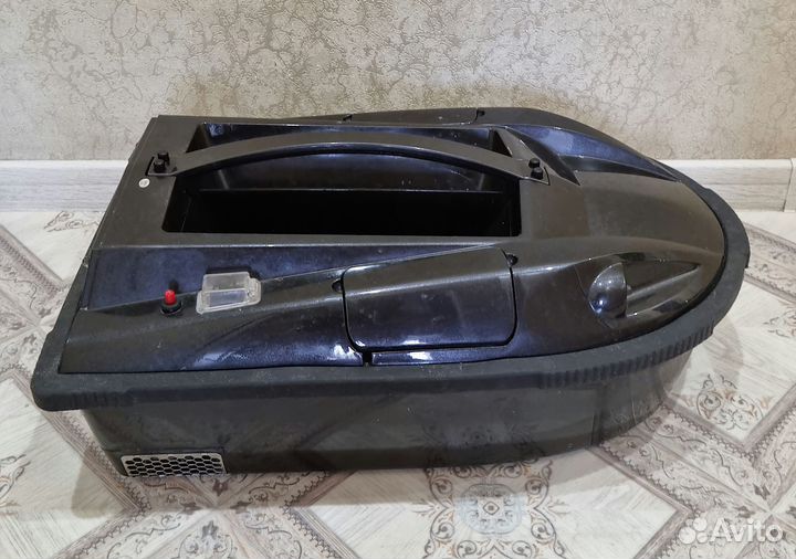 Катер прикормочный