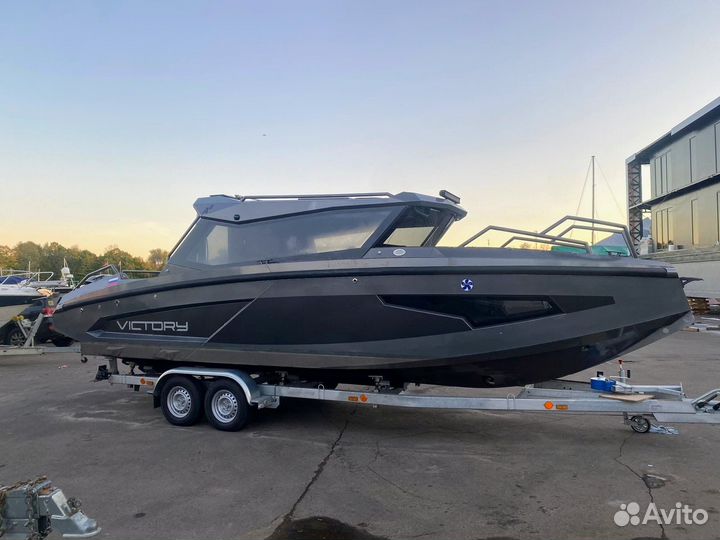 Моторный катер Victory A8 Cabin