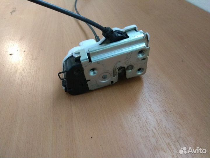 Замок двери задней правой Renault Megane 2