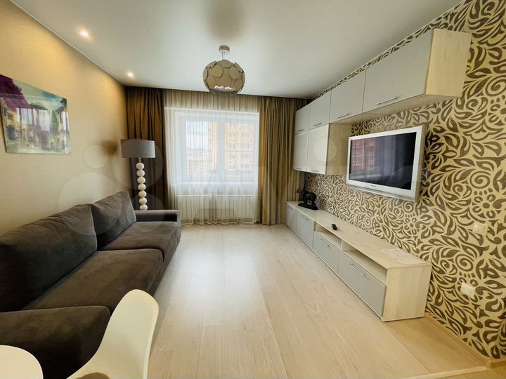 2-к. квартира, 56 м², 8/17 эт.