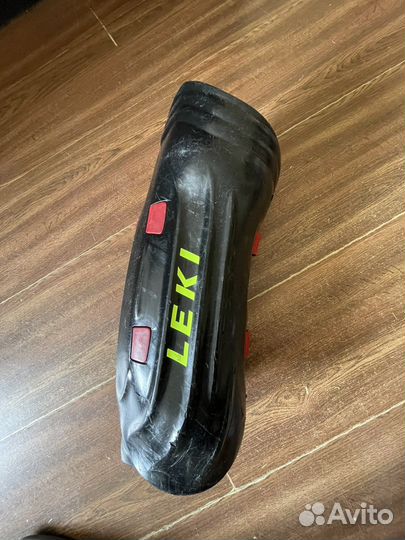 Горнолыжная защита голени