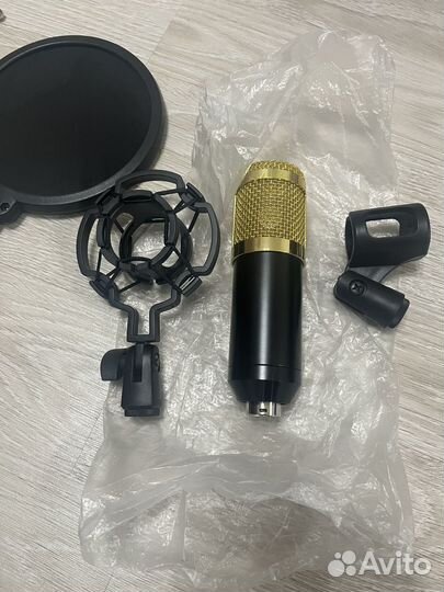 Студийный конденсаторный микрофон BM800