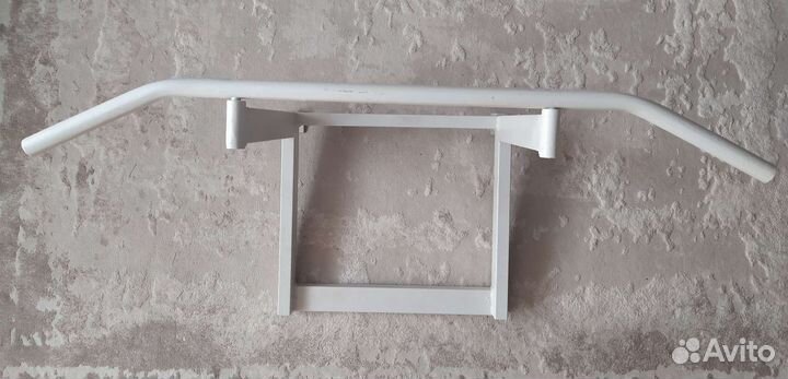 Турник настенный