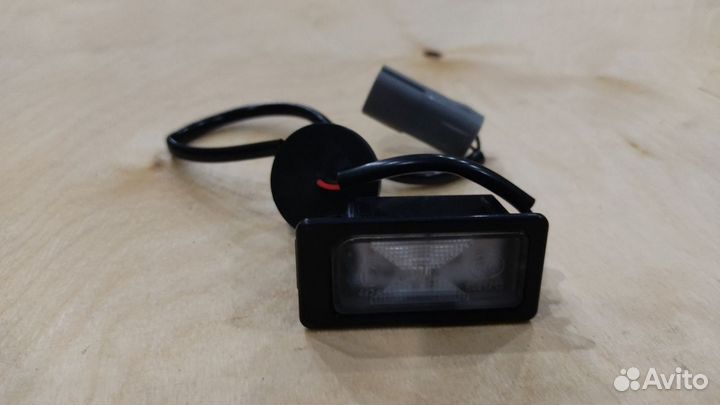 Фонарь подсветки номерного знака правый 4108200XKZ