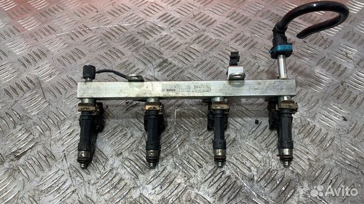 Форсунка топливная Opel Astra J P10