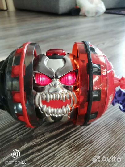 Дерущиеся головы