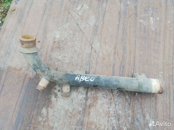 Патрубок системы охлаждения Шевроле Авео Т200