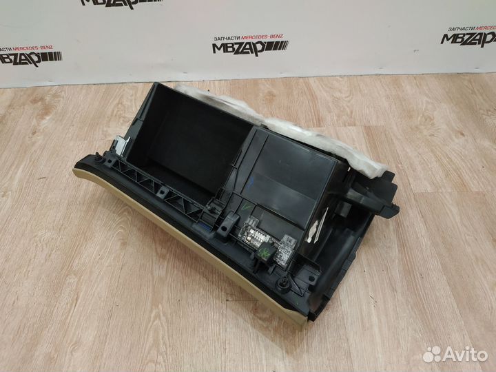 Бардачок Mercedes W251 R 251