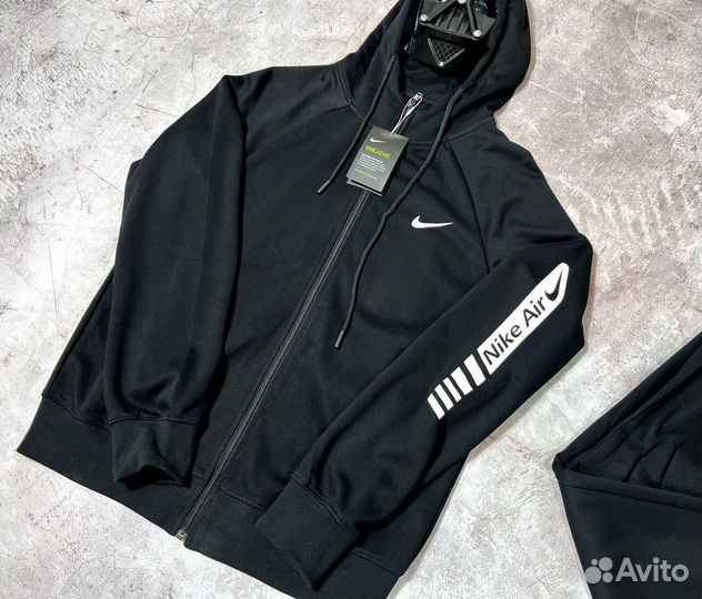 Спортивные костюмы Nike
