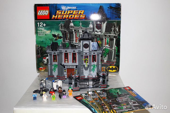 Lego Super Heroes 10937 - Бэтмен: побег из Аркхэма