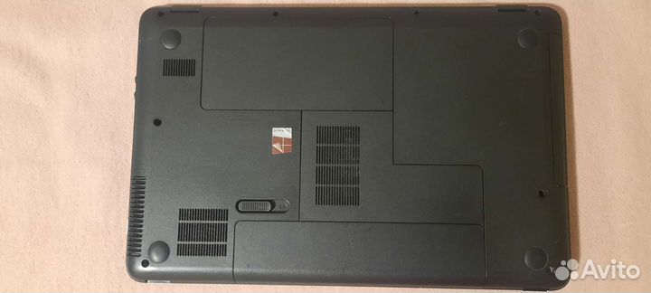 Ноутбук компьютер в идеальном состоянии