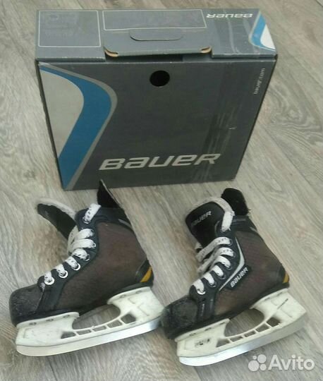 Коньки хоккейные Bauer размер 28