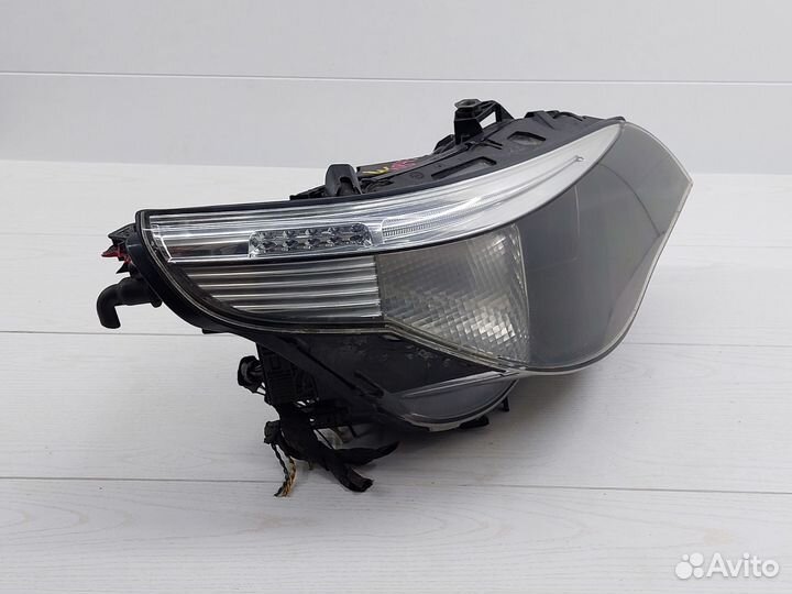 Фара правая BMW 5 E60 ксенон