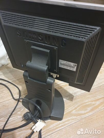 Монитор Samsung SyncMaster 181T