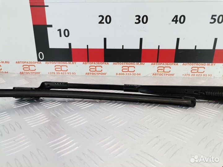 Щеткодержатель (поводок стеклоочистителя, дворник)