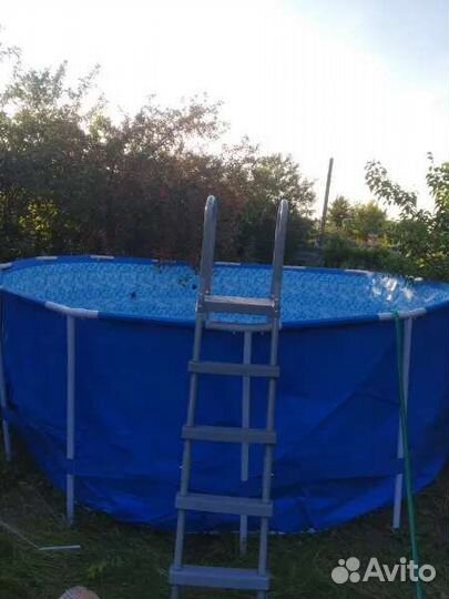 Бассейн 427*132см с лестницей. Новый