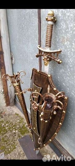 Рыцарский щит. Бра