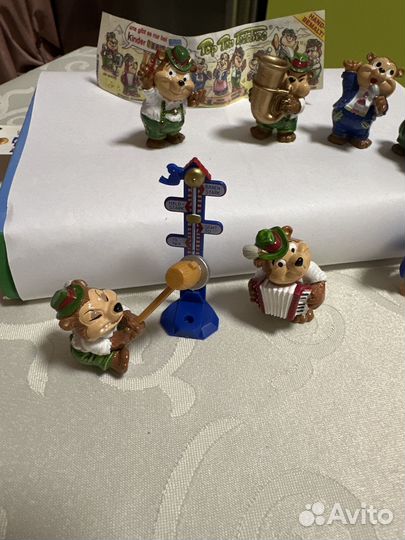 Киндеры. Медведи на ярмарке