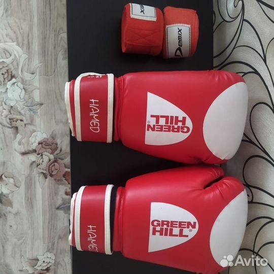 Боксерские перчатки