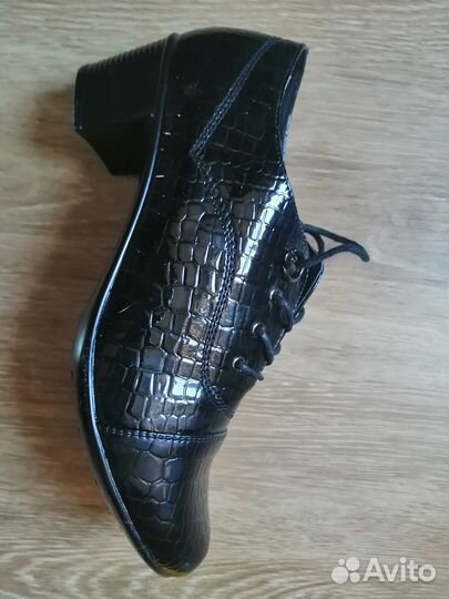 Туфли женские лаковые