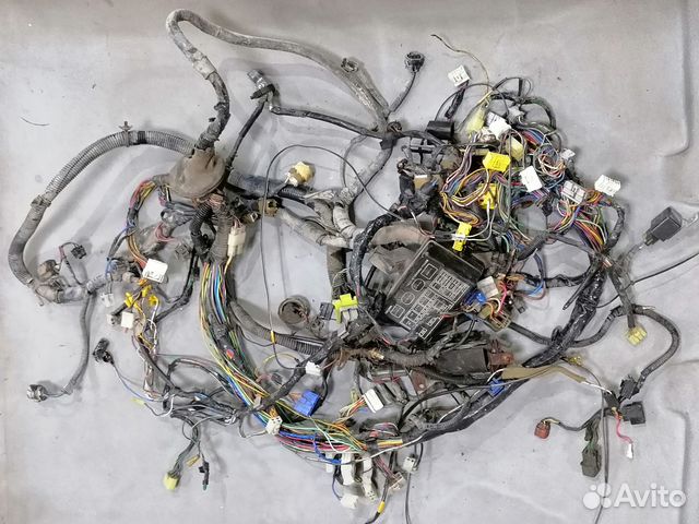 Проводка подкапотная Mitsubishi Mirage 1991 4G15