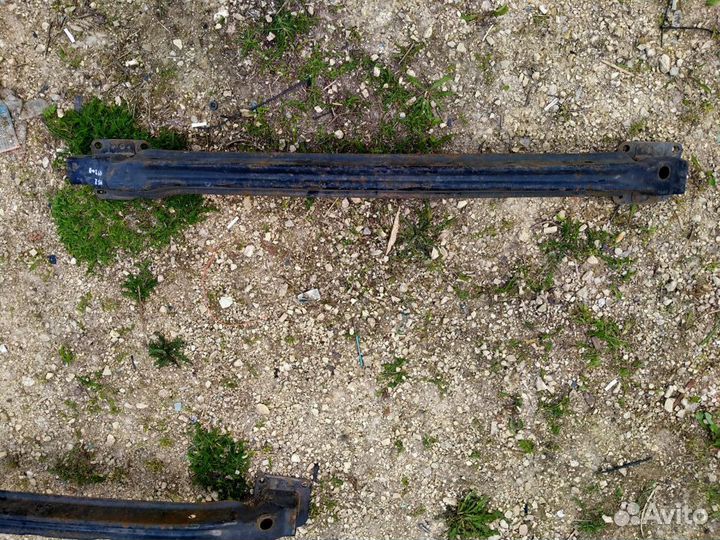 Усилитель заднего бампера Renault Megane 2