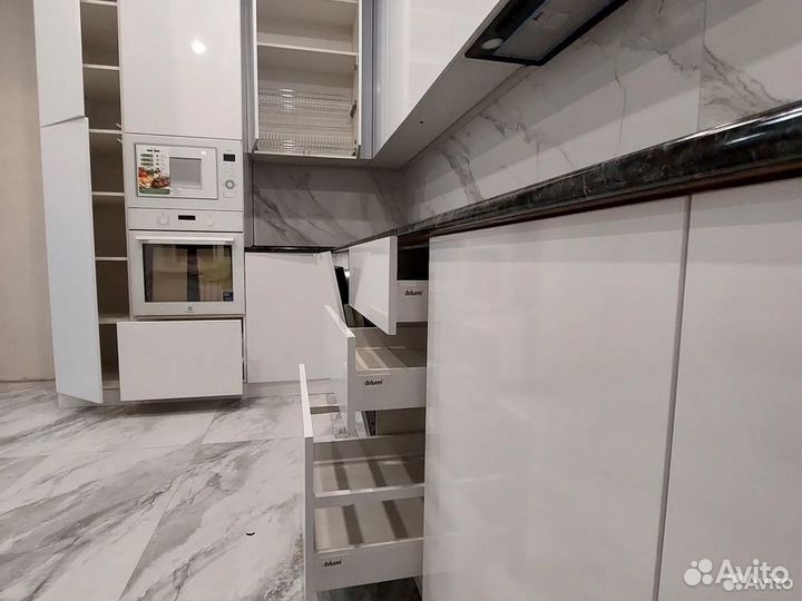 Кухни Своя фабрика, замер и проект беспла