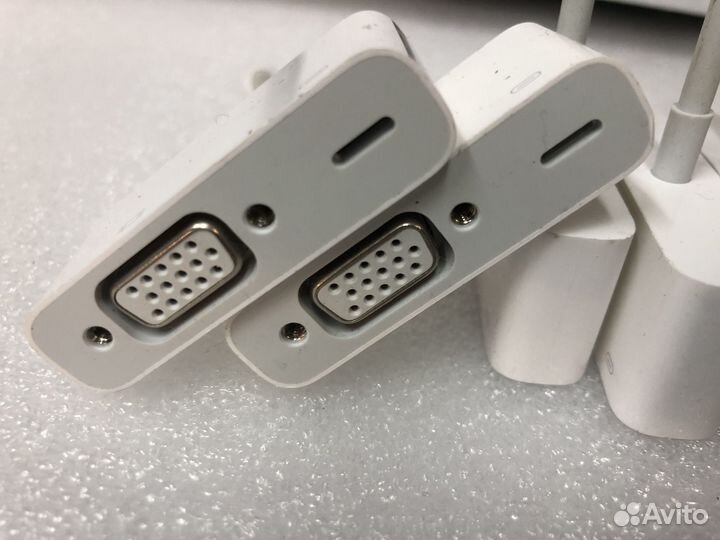 Apple Lightning to VGA Adapter A1439