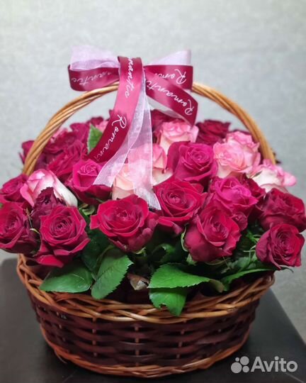 Розы в коробках и корзинах