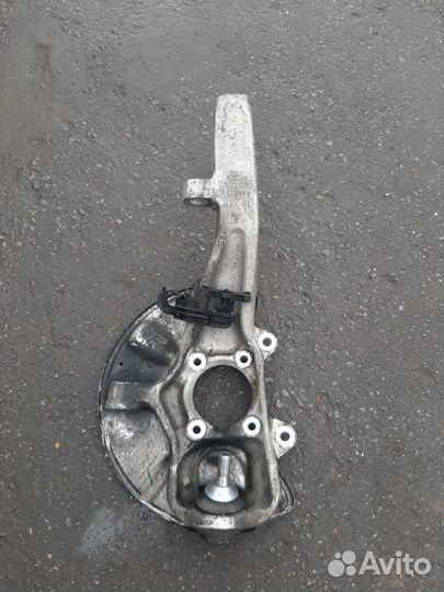 Кулак передний правый Mercedes Gls X166 642.826