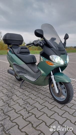 Максискутер Piaggio 250